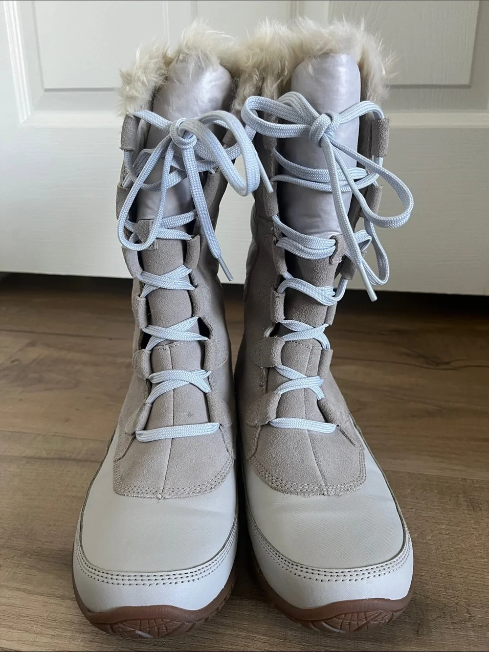 The North Face Women's Light Beige Faux-Fur Lace-Up Winter Boots Waterproof